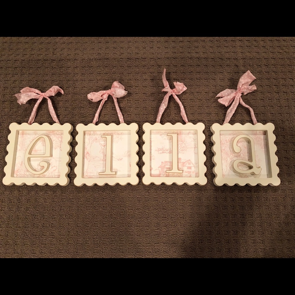 Like new Girls wall letters ‘Ella’